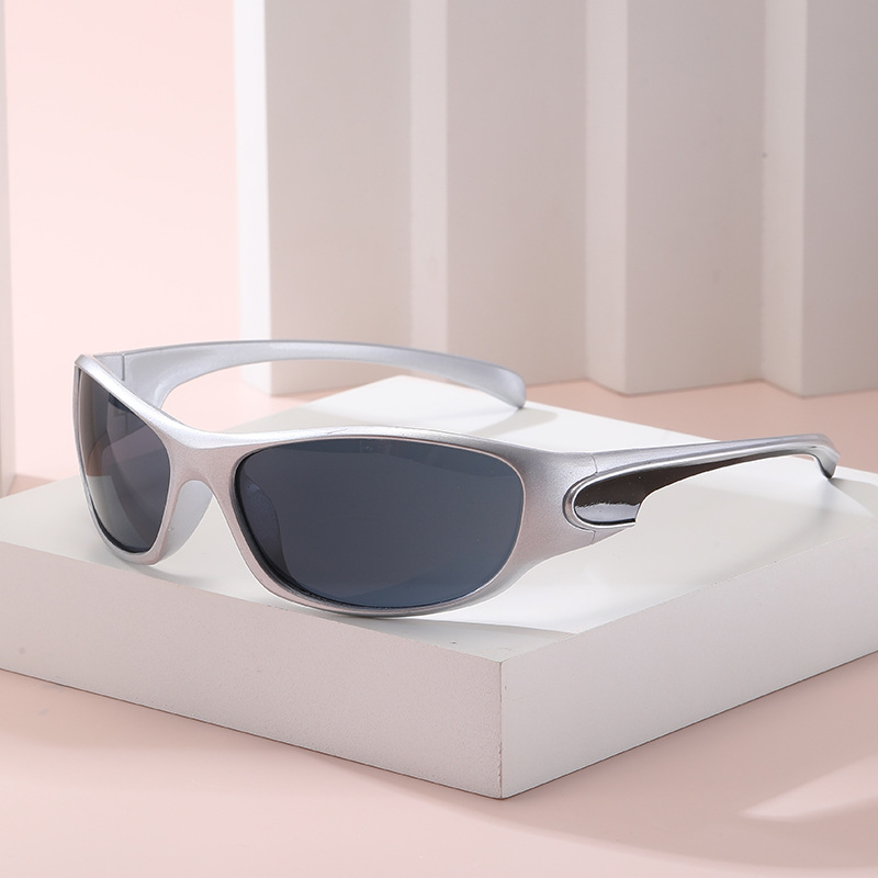 New Punk Y2K Sunglasses Women  - Streetwear Brand Designs recension och pris